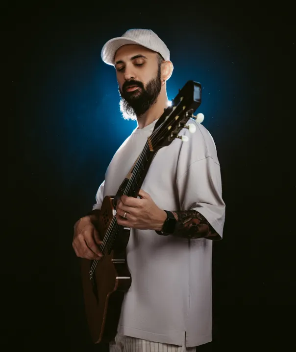 SIFIRDAN KLASİK GİTARLA POP MÜZİK DERSİ kursunun tanıtım görseli